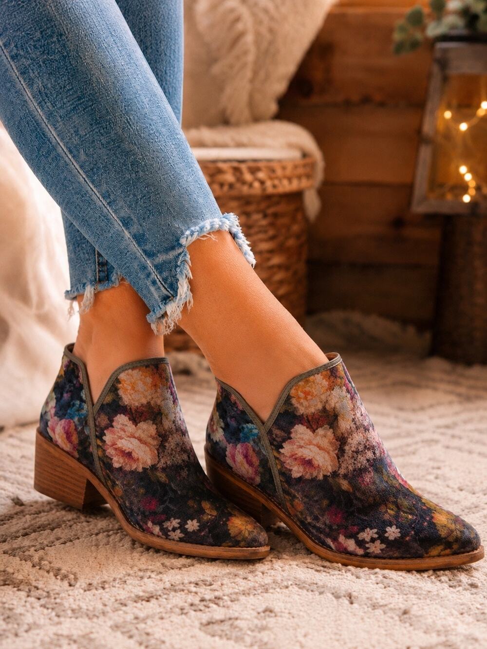 Söfft Tamela Floral Print Velvet Ankle Booties 8.5